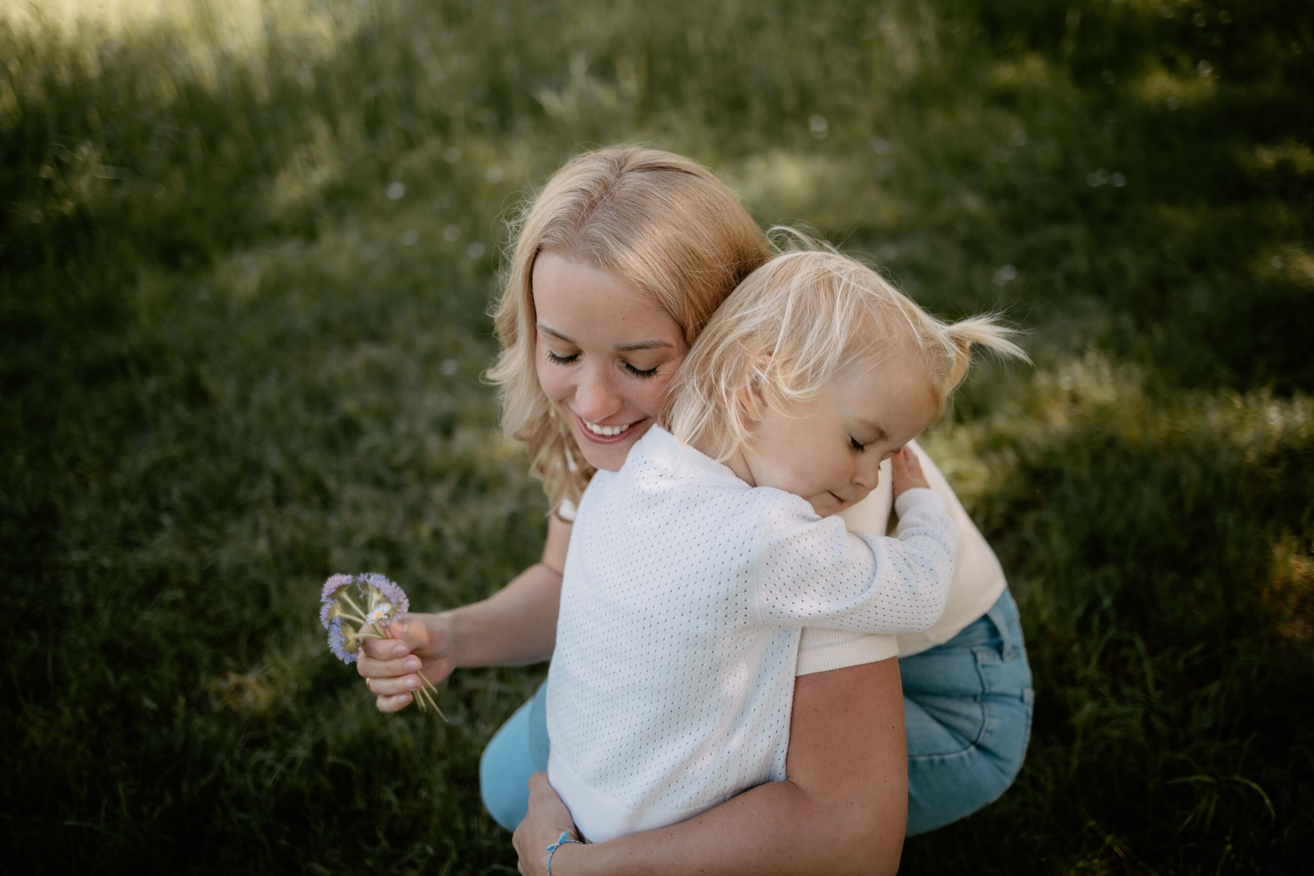 mama mit kind elenadeffkefotografie scaled